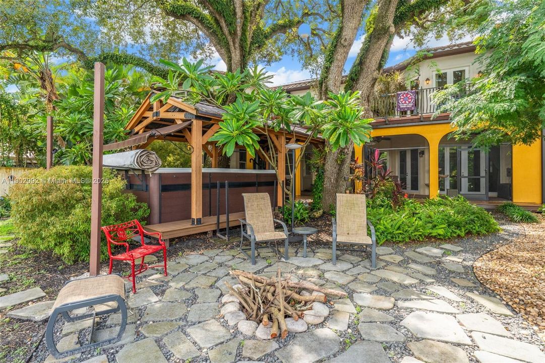 For Sale: $3,125,000 (4 beds, 5 baths, 3771 Square Feet)