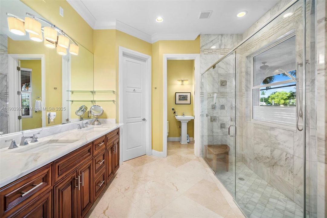 For Sale: $3,125,000 (4 beds, 5 baths, 3771 Square Feet)