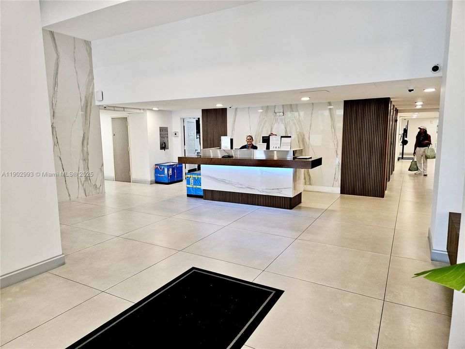 For Sale: $449,000 (2 beds, 2 baths, 1274 Square Feet)