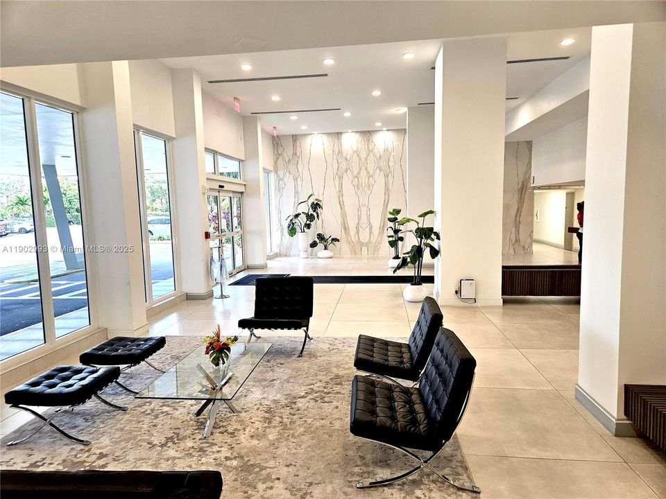 For Sale: $449,000 (2 beds, 2 baths, 1274 Square Feet)