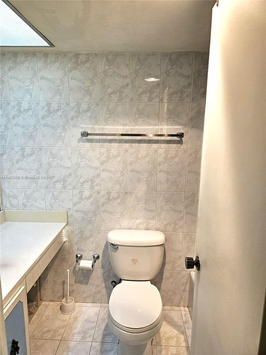 For Sale: $449,000 (2 beds, 2 baths, 1274 Square Feet)