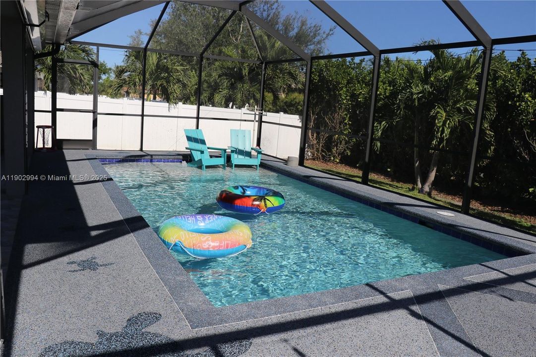 For Rent: $5,000 (3 beds, 2 baths, 1677 Square Feet)