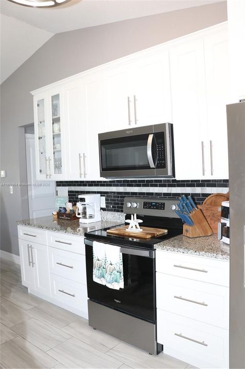 For Rent: $5,000 (3 beds, 2 baths, 1677 Square Feet)