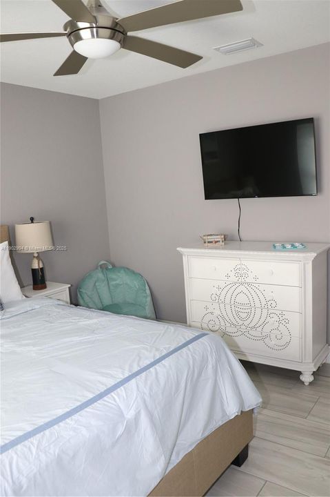 For Rent: $5,000 (3 beds, 2 baths, 1677 Square Feet)