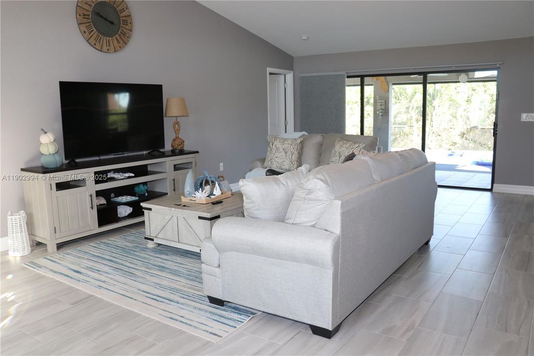 For Rent: $5,000 (3 beds, 2 baths, 1677 Square Feet)