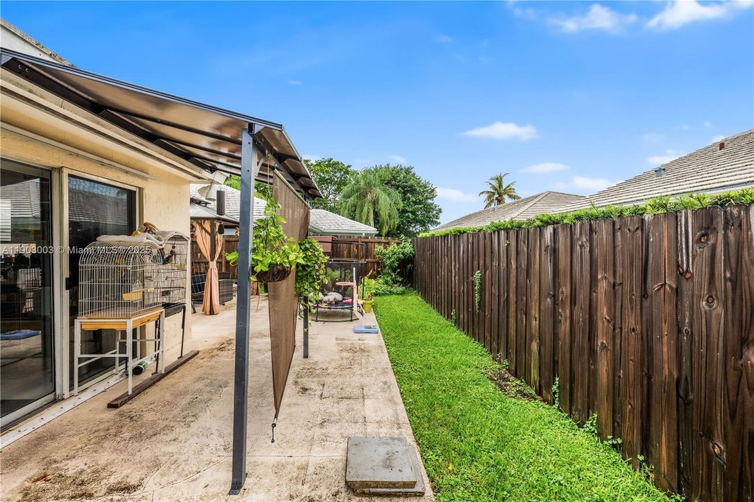 For Sale: $590,000 (3 beds, 2 baths, 1415 Square Feet)