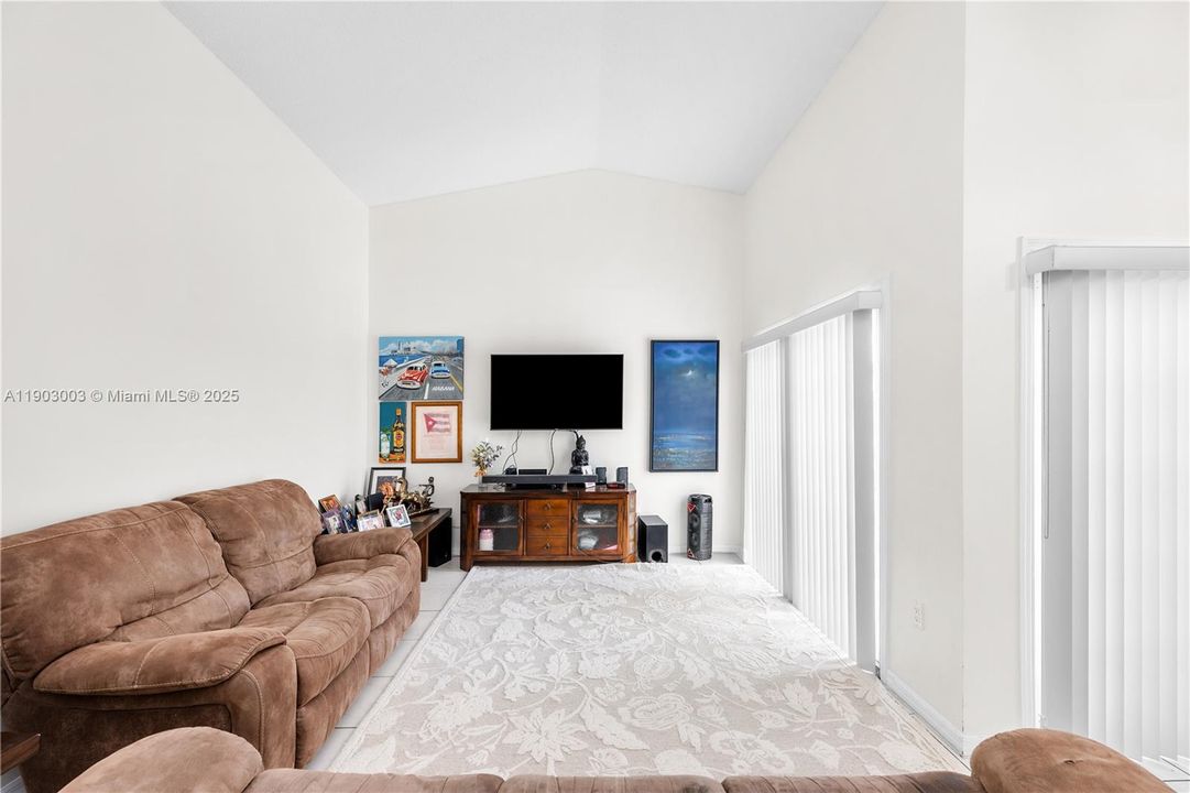 For Sale: $590,000 (3 beds, 2 baths, 1415 Square Feet)