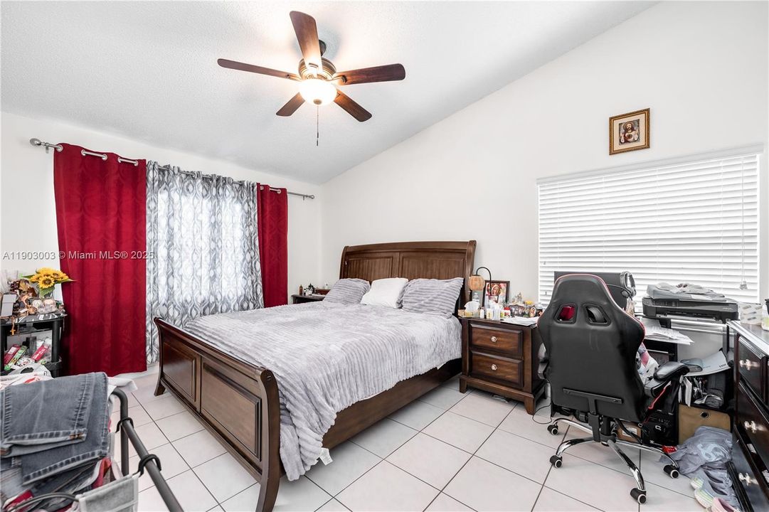 For Sale: $590,000 (3 beds, 2 baths, 1415 Square Feet)