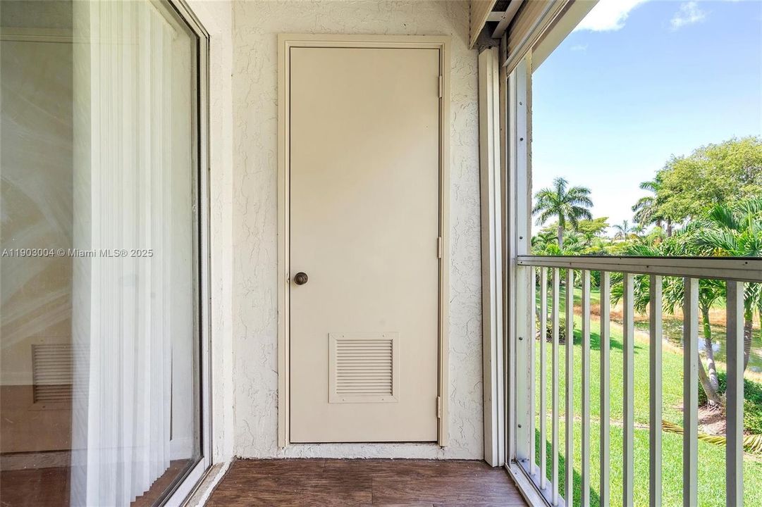 En Venta: $223,000 (2 camas, 2 baños, 815 Pies cuadrados)