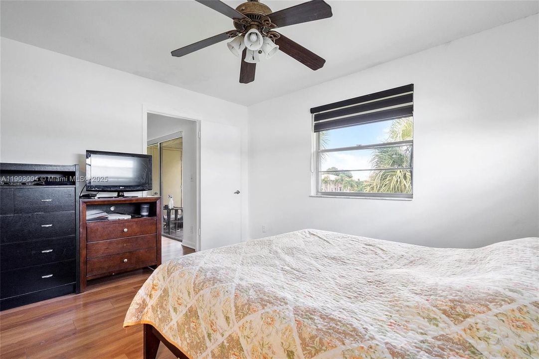 En Venta: $223,000 (2 camas, 2 baños, 815 Pies cuadrados)