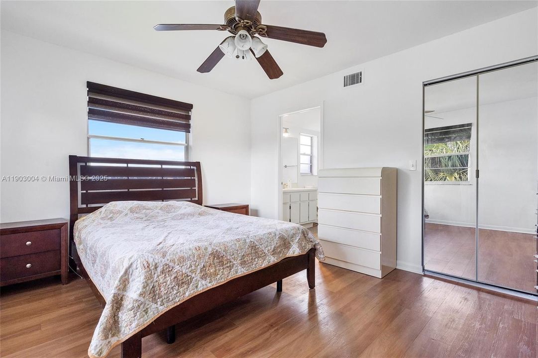 En Venta: $223,000 (2 camas, 2 baños, 815 Pies cuadrados)