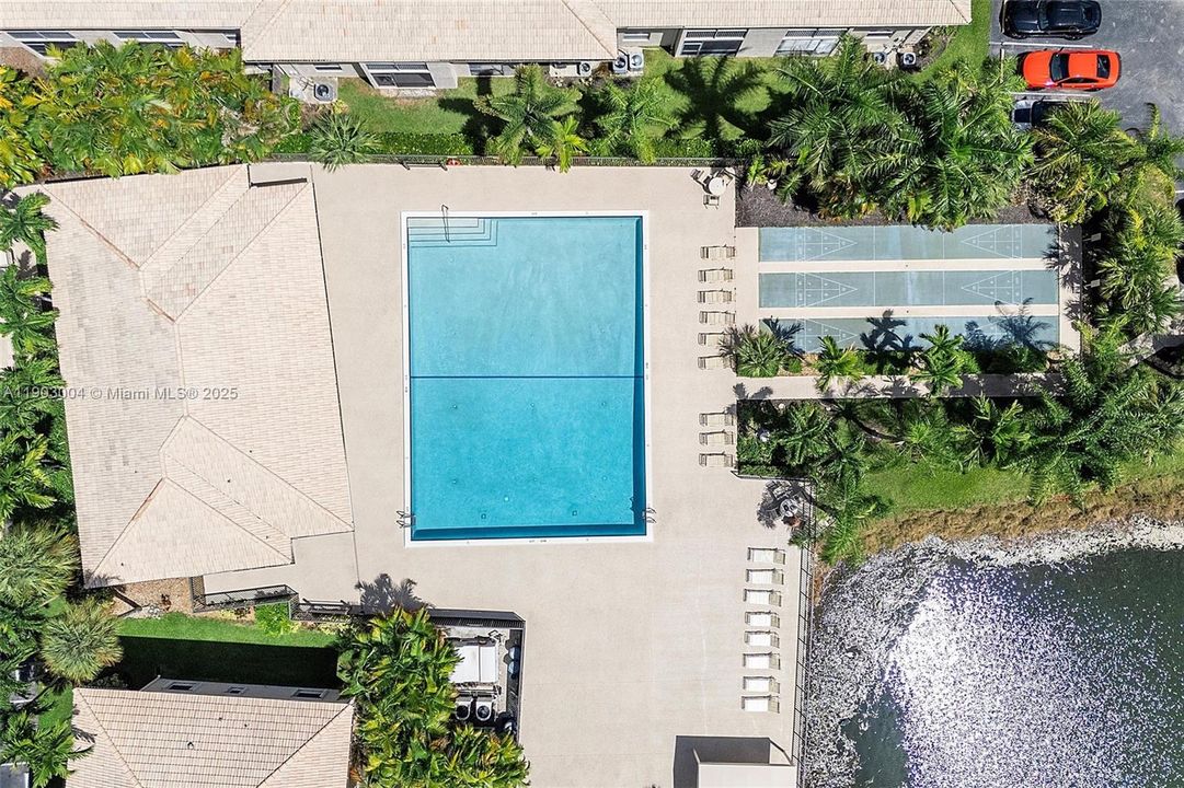 En Venta: $223,000 (2 camas, 2 baños, 815 Pies cuadrados)