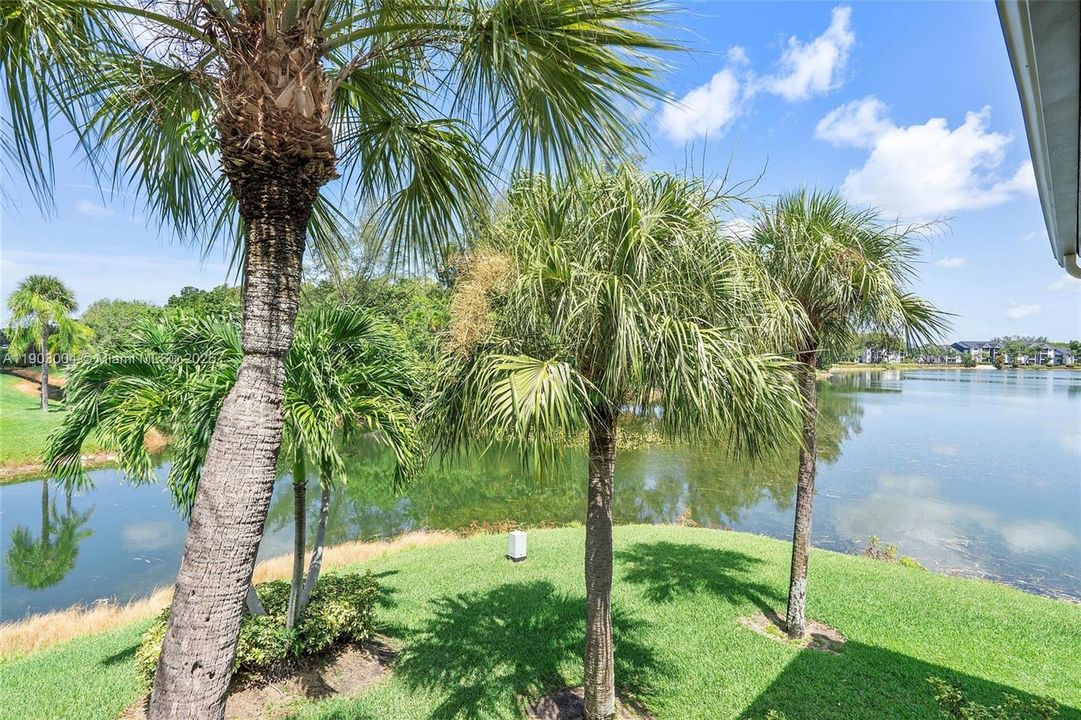 En Venta: $223,000 (2 camas, 2 baños, 815 Pies cuadrados)