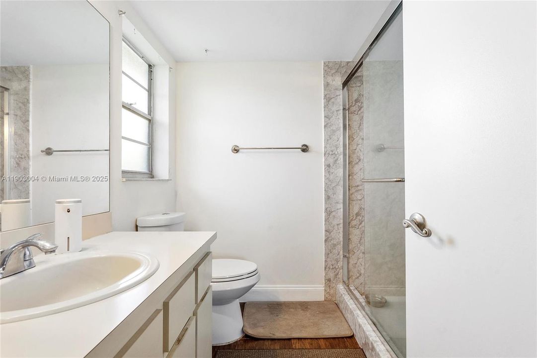 En Venta: $223,000 (2 camas, 2 baños, 815 Pies cuadrados)