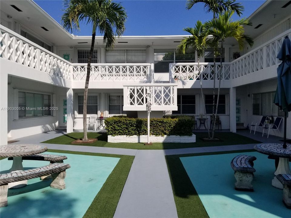 For Rent: $1,650 (1 beds, 1 baths, 600 Square Feet)