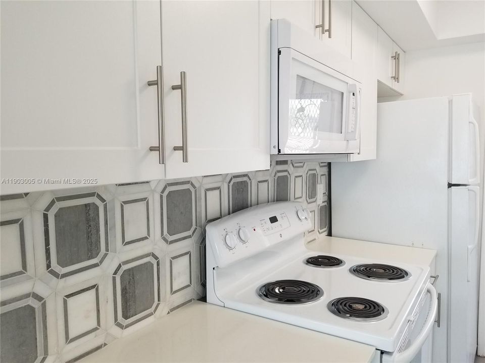 For Rent: $1,650 (1 beds, 1 baths, 600 Square Feet)