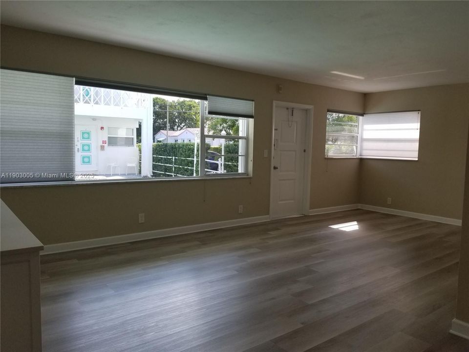 For Rent: $1,650 (1 beds, 1 baths, 600 Square Feet)