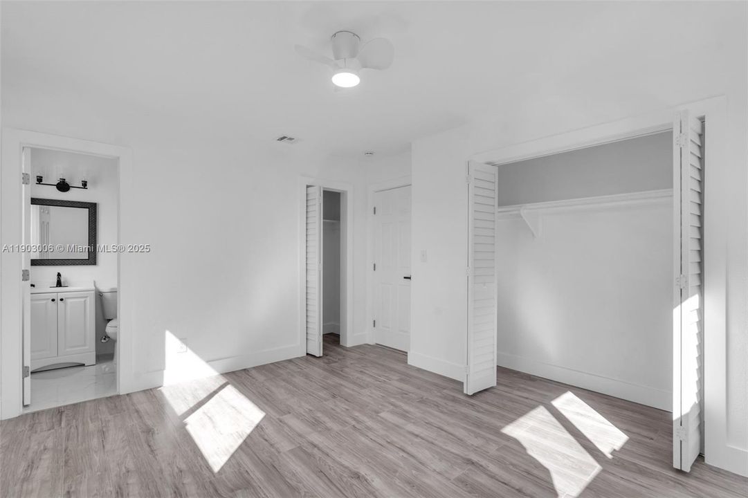 Activo con contrato: $529,000 (4 camas, 2 baños, 1530 Pies cuadrados)