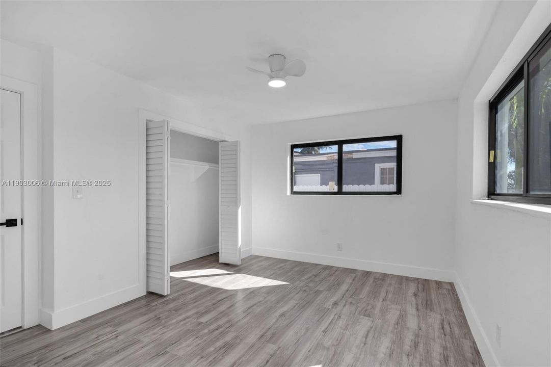 Activo con contrato: $529,000 (4 camas, 2 baños, 1530 Pies cuadrados)