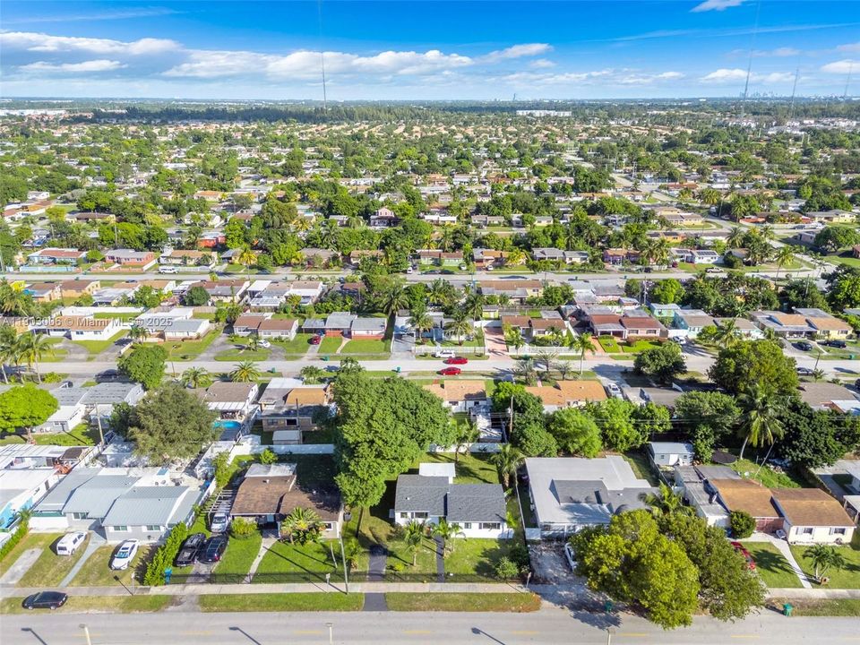 Activo con contrato: $529,000 (4 camas, 2 baños, 1530 Pies cuadrados)