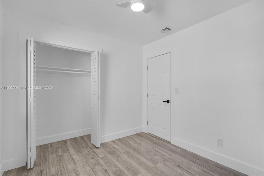 Activo con contrato: $529,000 (4 camas, 2 baños, 1530 Pies cuadrados)