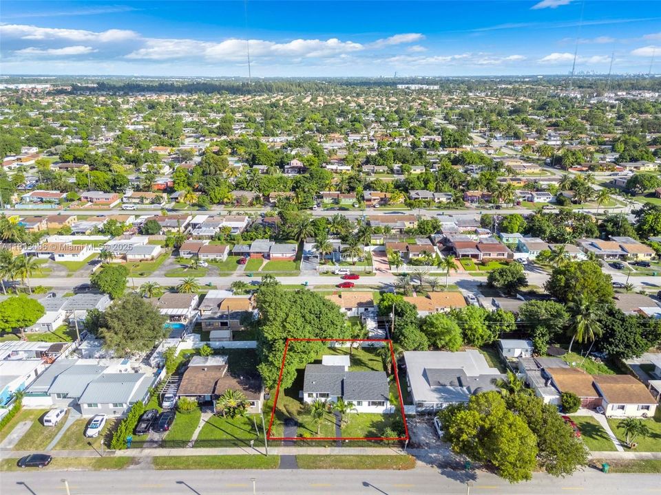 Activo con contrato: $529,000 (4 camas, 2 baños, 1530 Pies cuadrados)