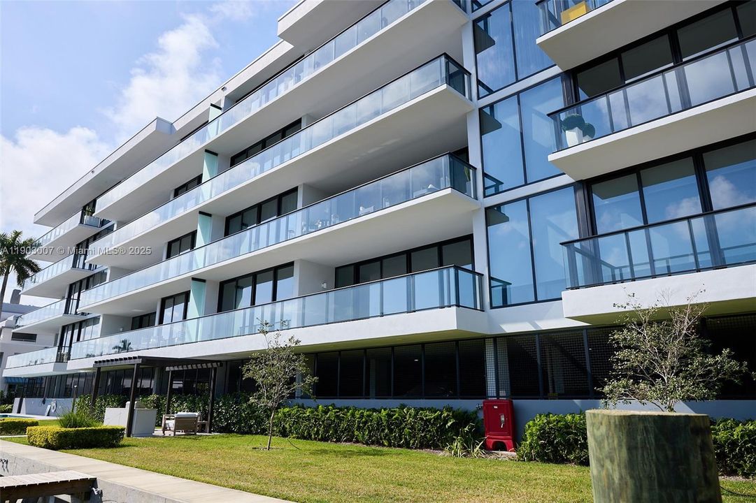 Active With Contract: $17,000 (3 beds, 3 baths, 2875 Square Feet)