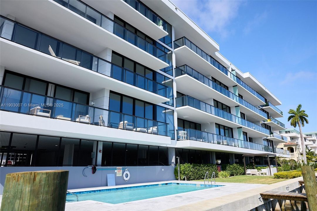 Active With Contract: $17,000 (3 beds, 3 baths, 2875 Square Feet)