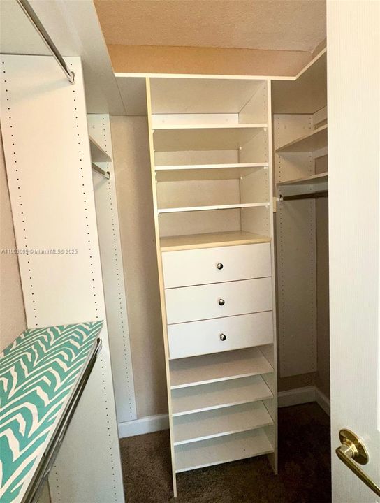 For Sale: $210,000 (1 beds, 1 baths, 459 Square Feet)