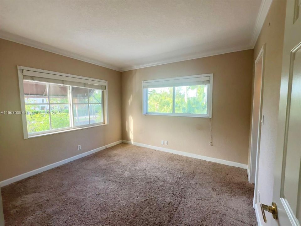 For Sale: $210,000 (1 beds, 1 baths, 459 Square Feet)