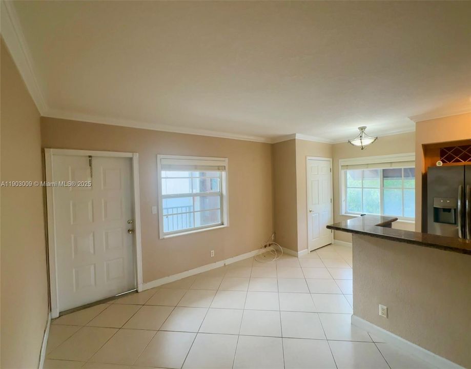 For Sale: $210,000 (1 beds, 1 baths, 459 Square Feet)