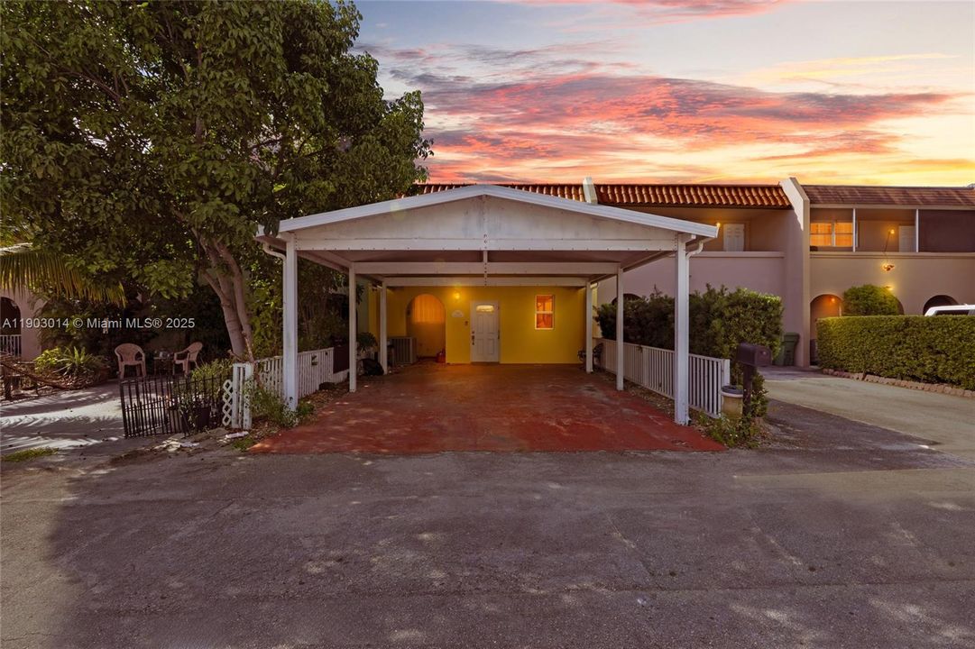 For Sale: $490,000 (2 beds, 2 baths, 1452 Square Feet)