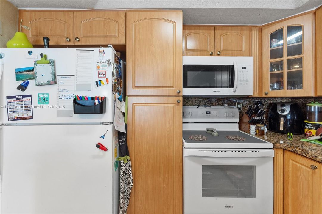 For Sale: $490,000 (2 beds, 2 baths, 1452 Square Feet)