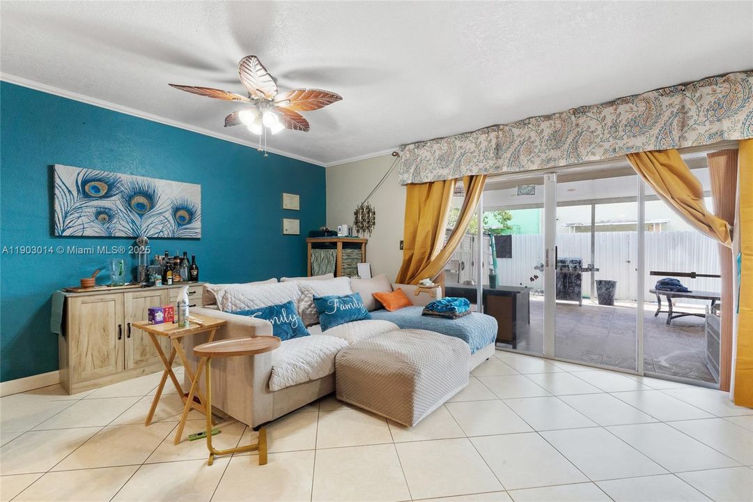 For Sale: $490,000 (2 beds, 2 baths, 1452 Square Feet)