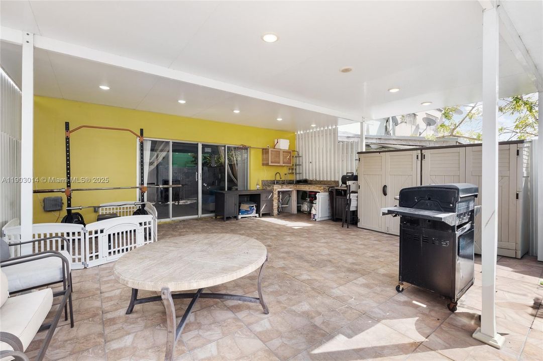 For Sale: $490,000 (2 beds, 2 baths, 1452 Square Feet)