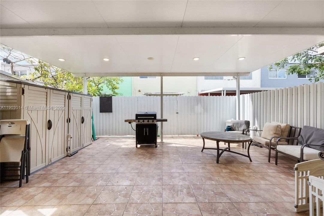 For Sale: $490,000 (2 beds, 2 baths, 1452 Square Feet)