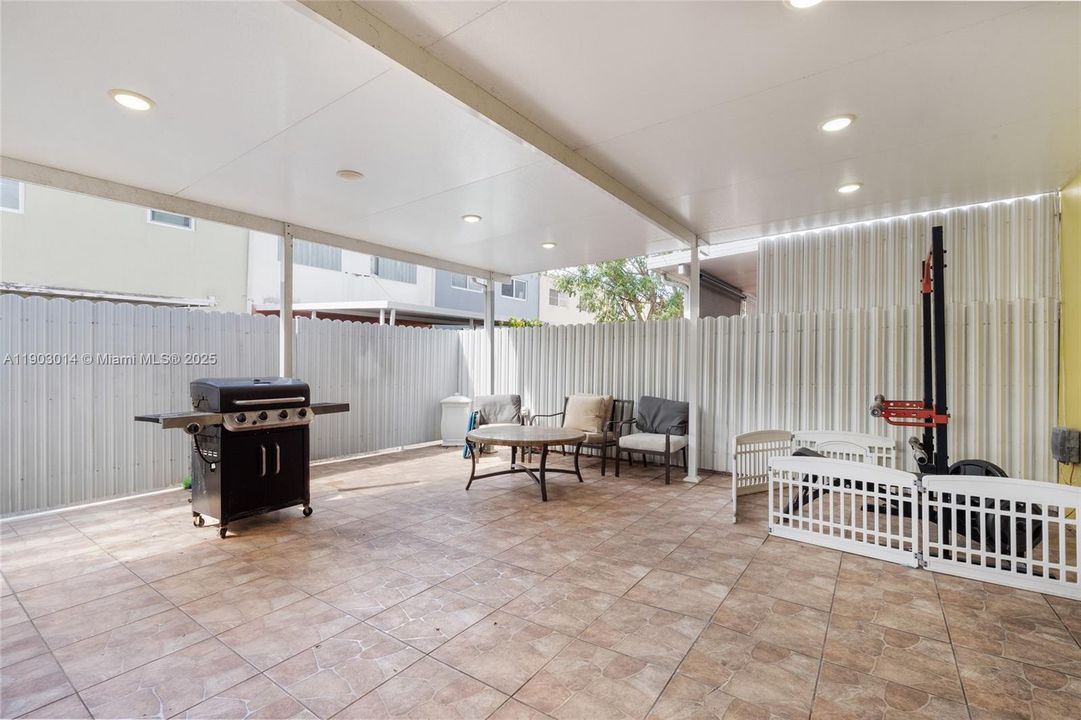 For Sale: $490,000 (2 beds, 2 baths, 1452 Square Feet)