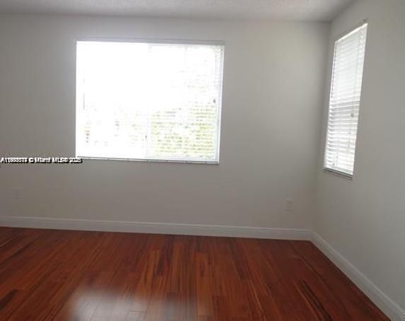 Active With Contract: $1,650 (1 beds, 1 baths, 730 Square Feet)