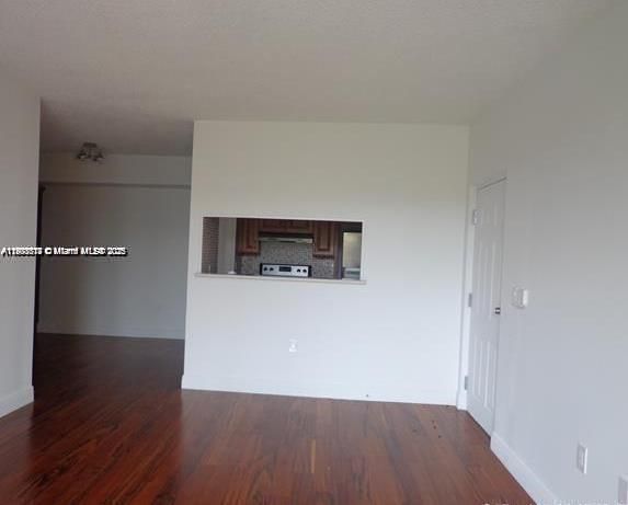 Active With Contract: $1,650 (1 beds, 1 baths, 730 Square Feet)
