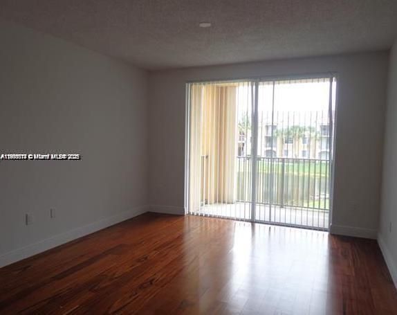 Active With Contract: $1,650 (1 beds, 1 baths, 730 Square Feet)