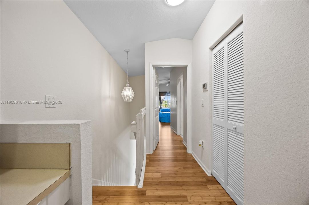 На продажу: $534,900 (3 спален, 3 ванн, 1586 Квадратных фут)