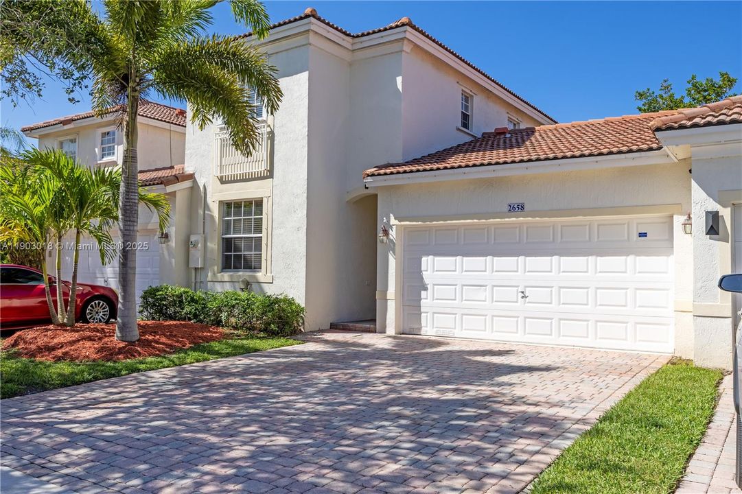 На продажу: $534,900 (3 спален, 3 ванн, 1586 Квадратных фут)