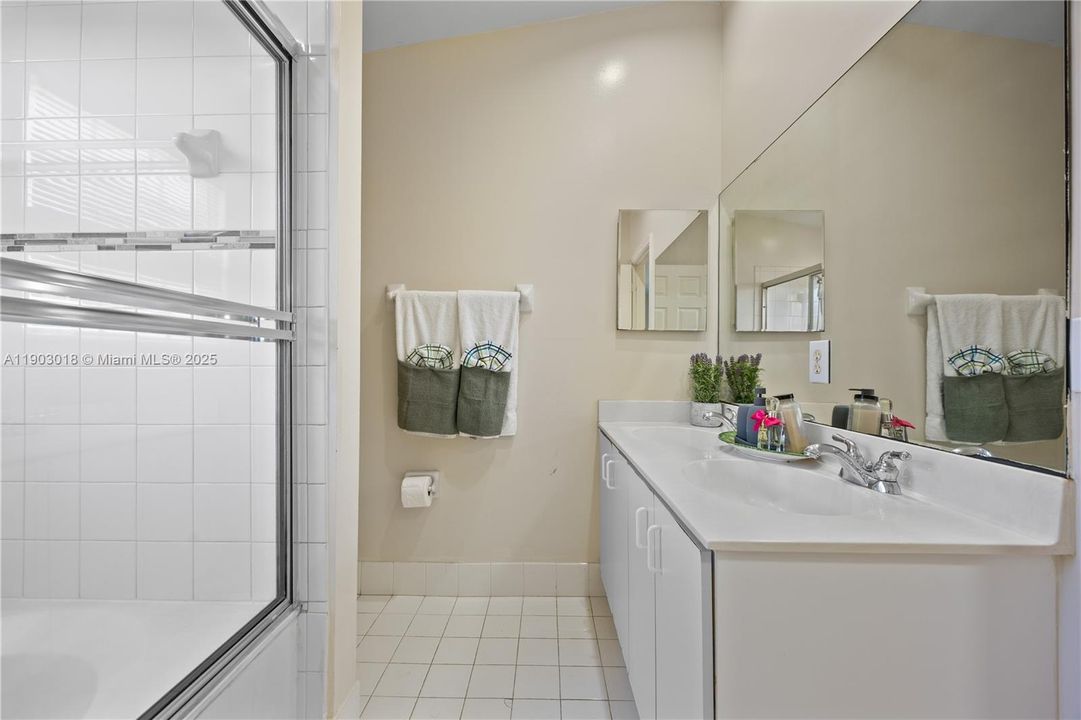 На продажу: $534,900 (3 спален, 3 ванн, 1586 Квадратных фут)