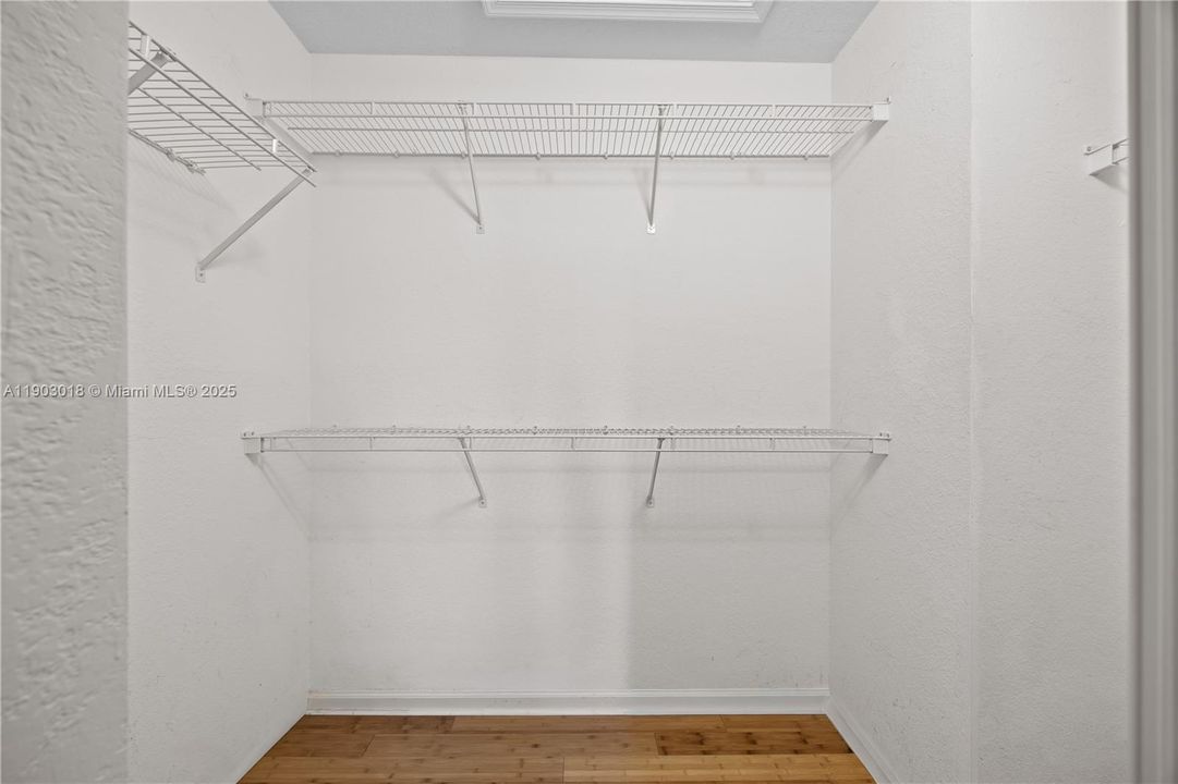 На продажу: $534,900 (3 спален, 3 ванн, 1586 Квадратных фут)