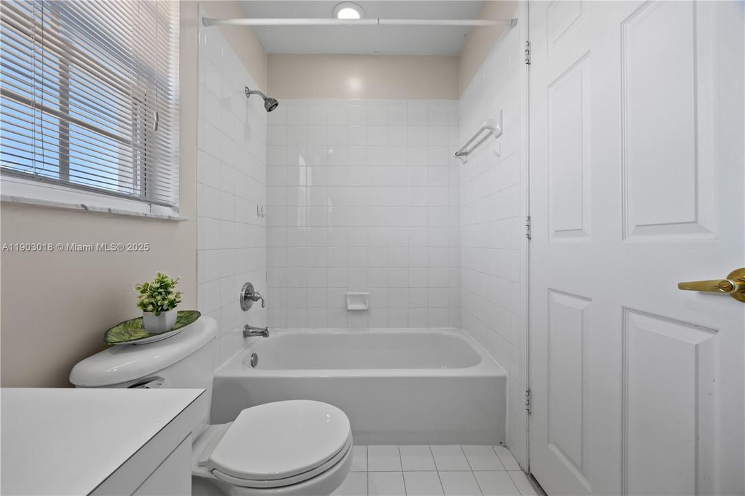 На продажу: $534,900 (3 спален, 3 ванн, 1586 Квадратных фут)