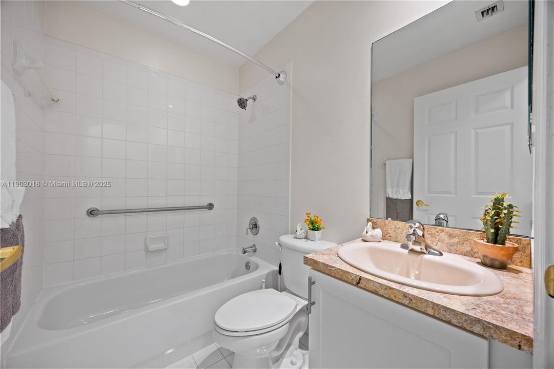 На продажу: $534,900 (3 спален, 3 ванн, 1586 Квадратных фут)