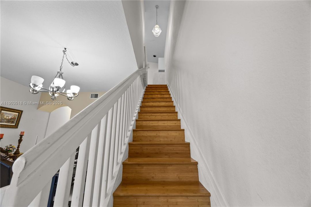 На продажу: $534,900 (3 спален, 3 ванн, 1586 Квадратных фут)