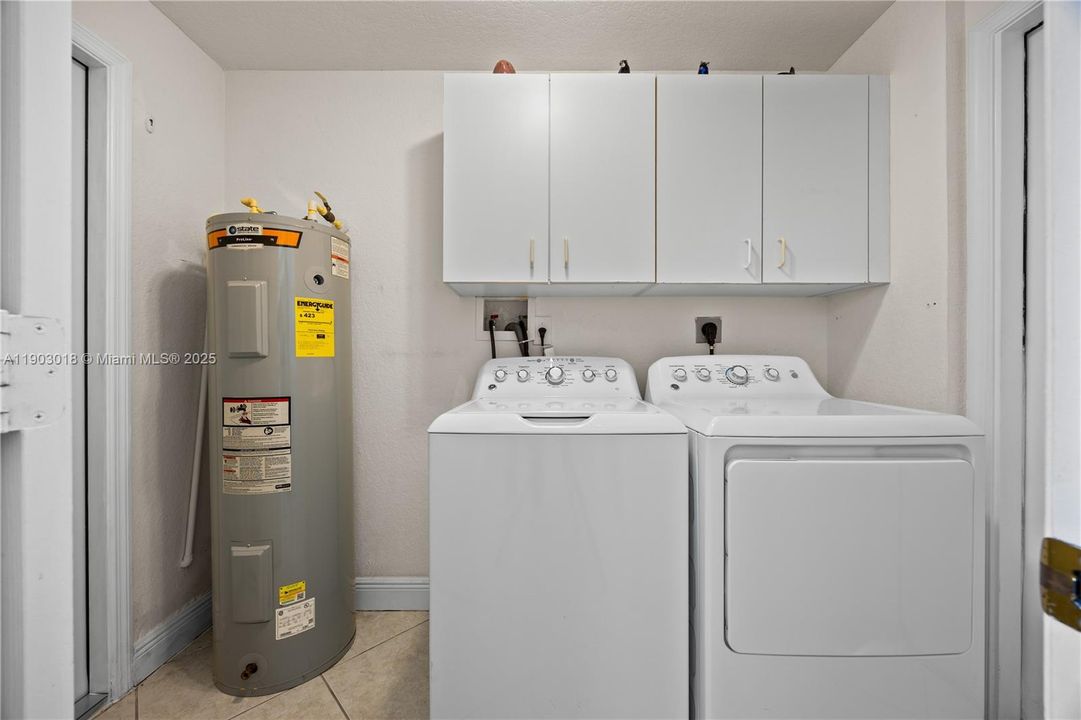 На продажу: $534,900 (3 спален, 3 ванн, 1586 Квадратных фут)