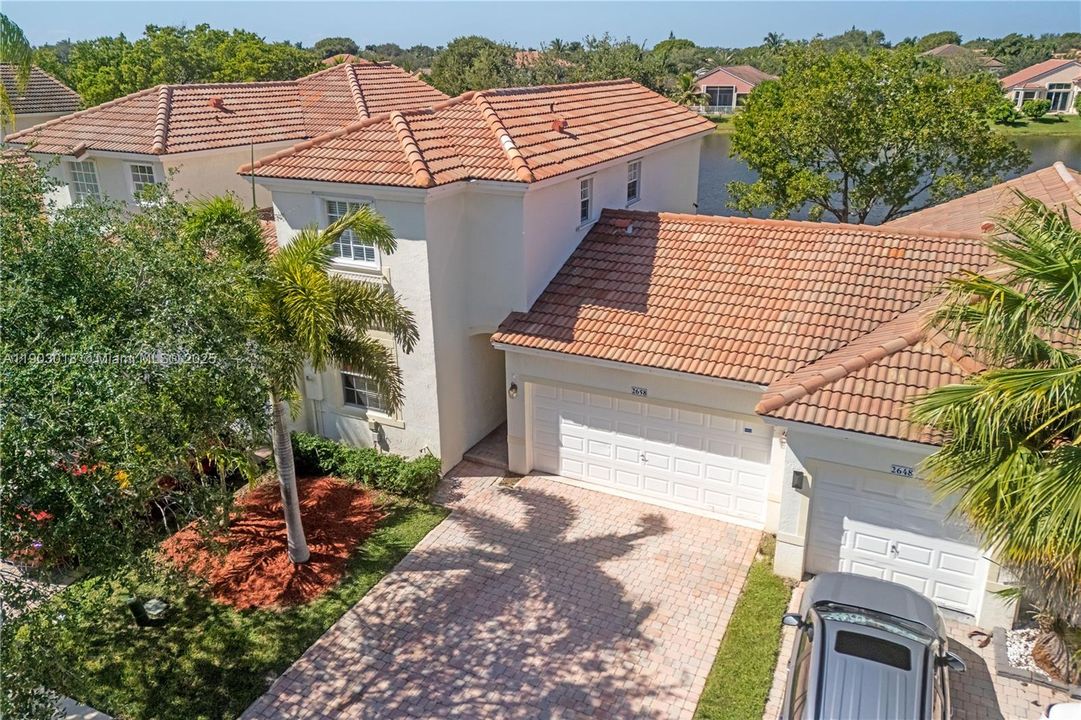 На продажу: $534,900 (3 спален, 3 ванн, 1586 Квадратных фут)