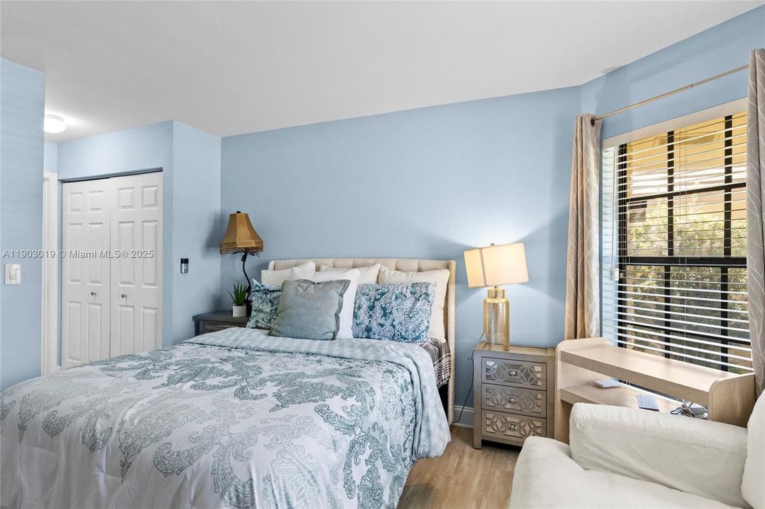 For Sale: $499,900 (2 beds, 2 baths, 1740 Square Feet)